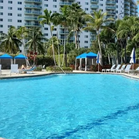 Zen Vacation Rentals Modern Penthouse Across Ocean Miami Beach Exterior photo