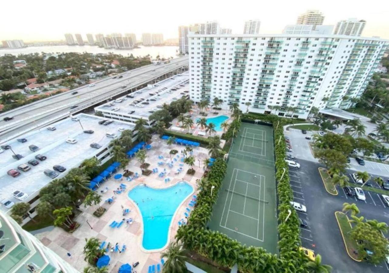Zen Vacation Modern Penthouse Across Ocean Сasa de vacaciones Miami Beach