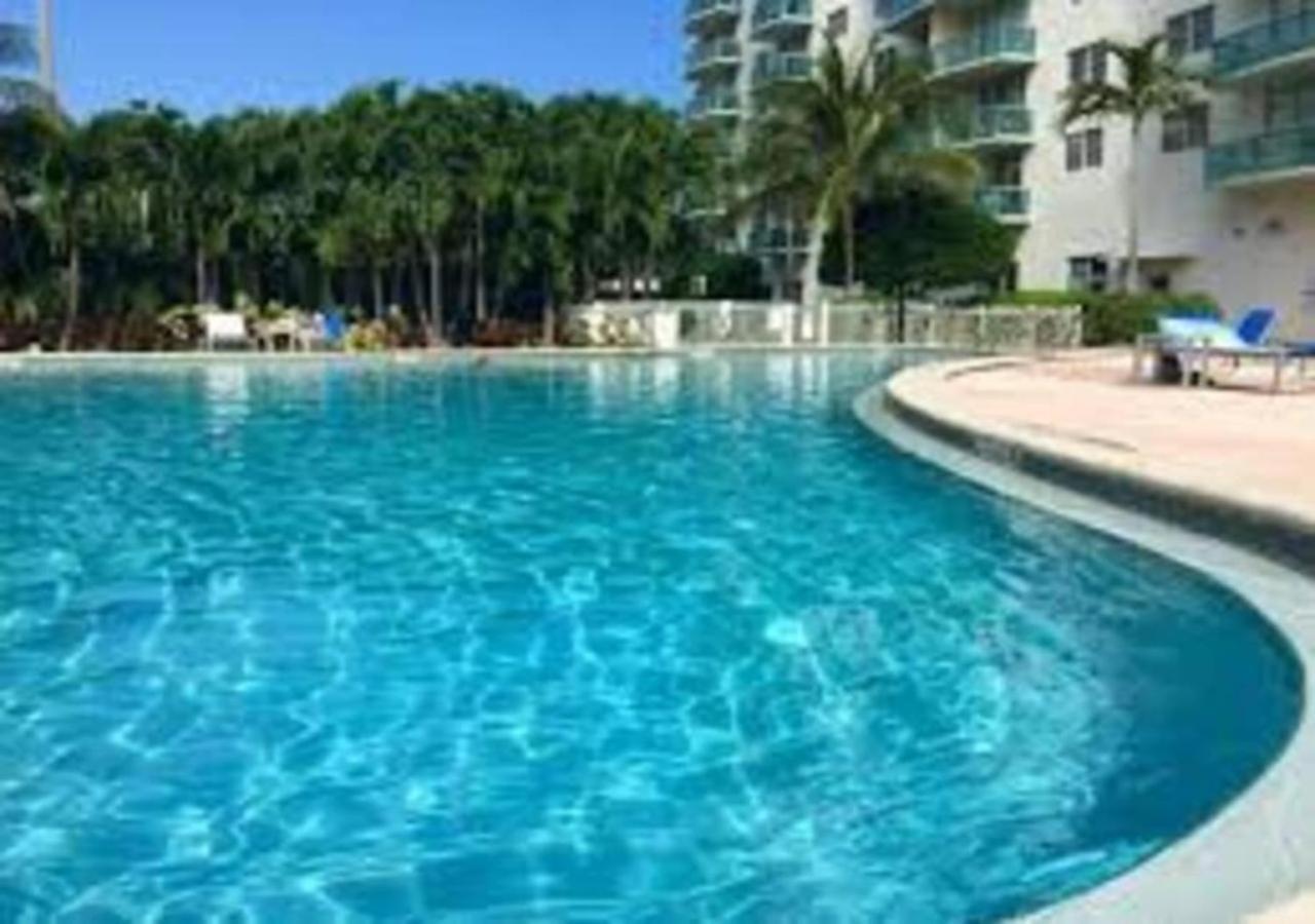 Zen Vacation Modern Penthouse Across Ocean Сasa de vacaciones