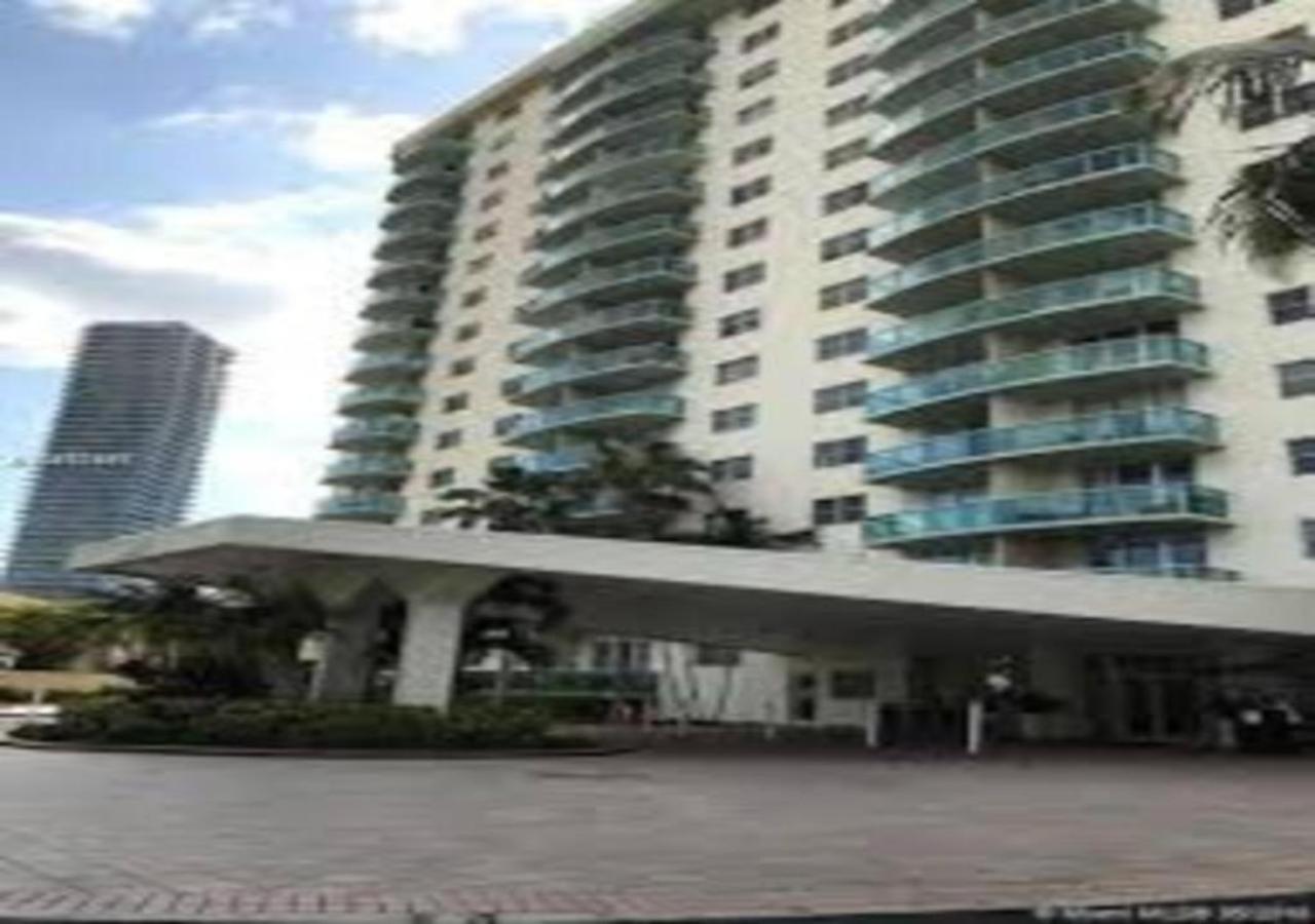 Zen Vacation Modern Penthouse Across Ocean Сasa de vacaciones *