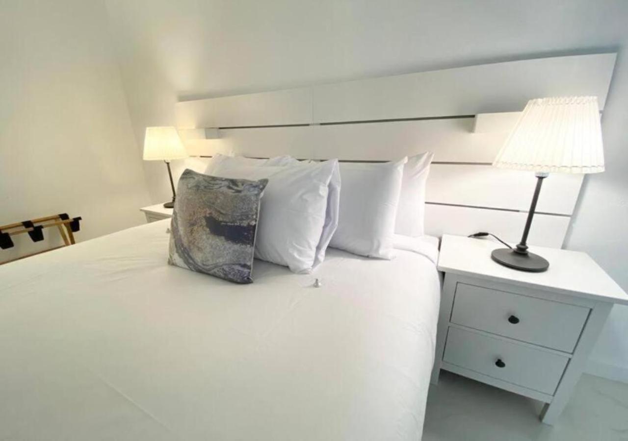Zen Vacation Modern Penthouse Across Ocean Сasa de vacaciones *